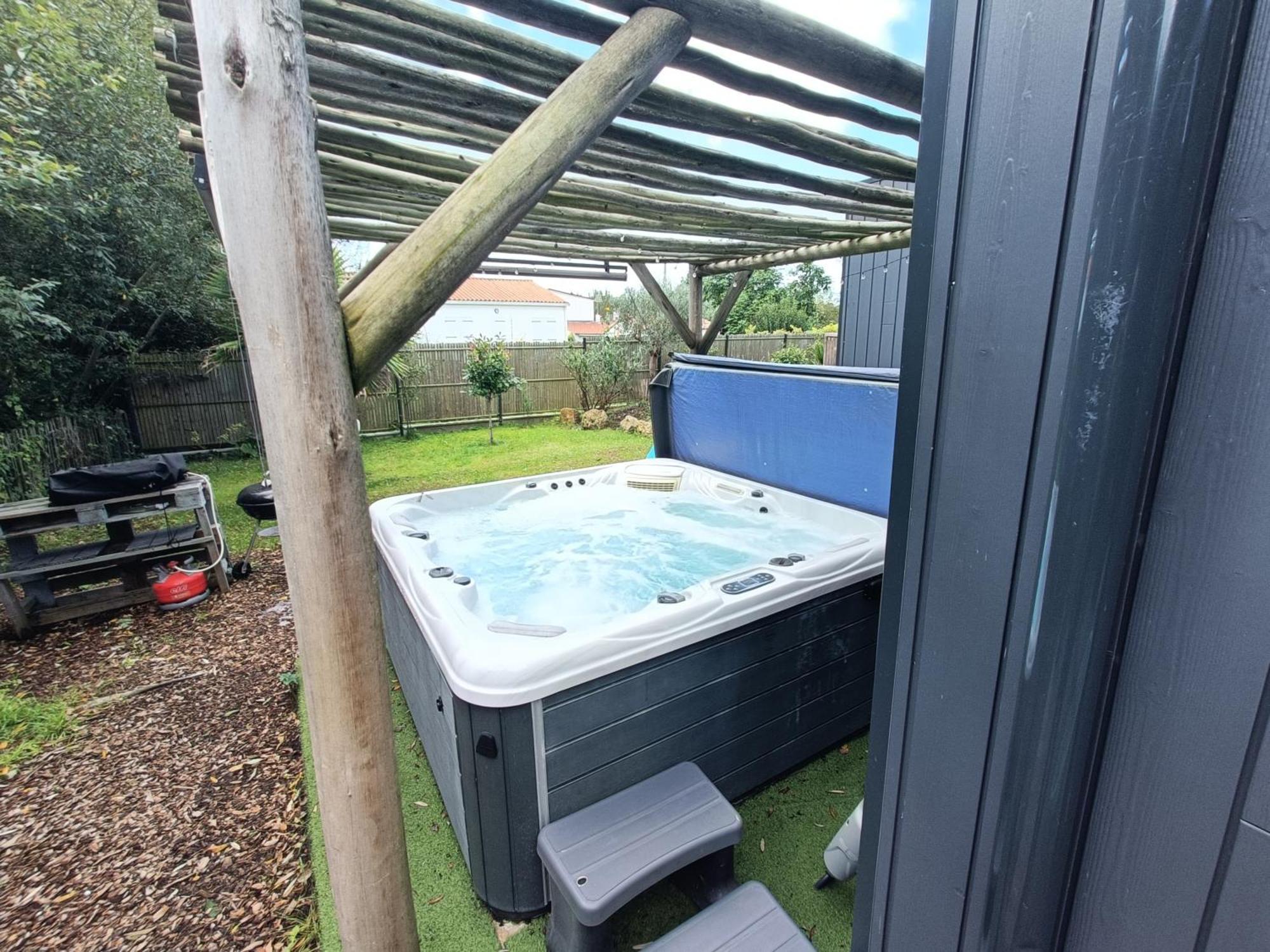 Apb Spa Locations Avec Jacuzzi Privatif Saint-Jean-de-Monts Exterior photo